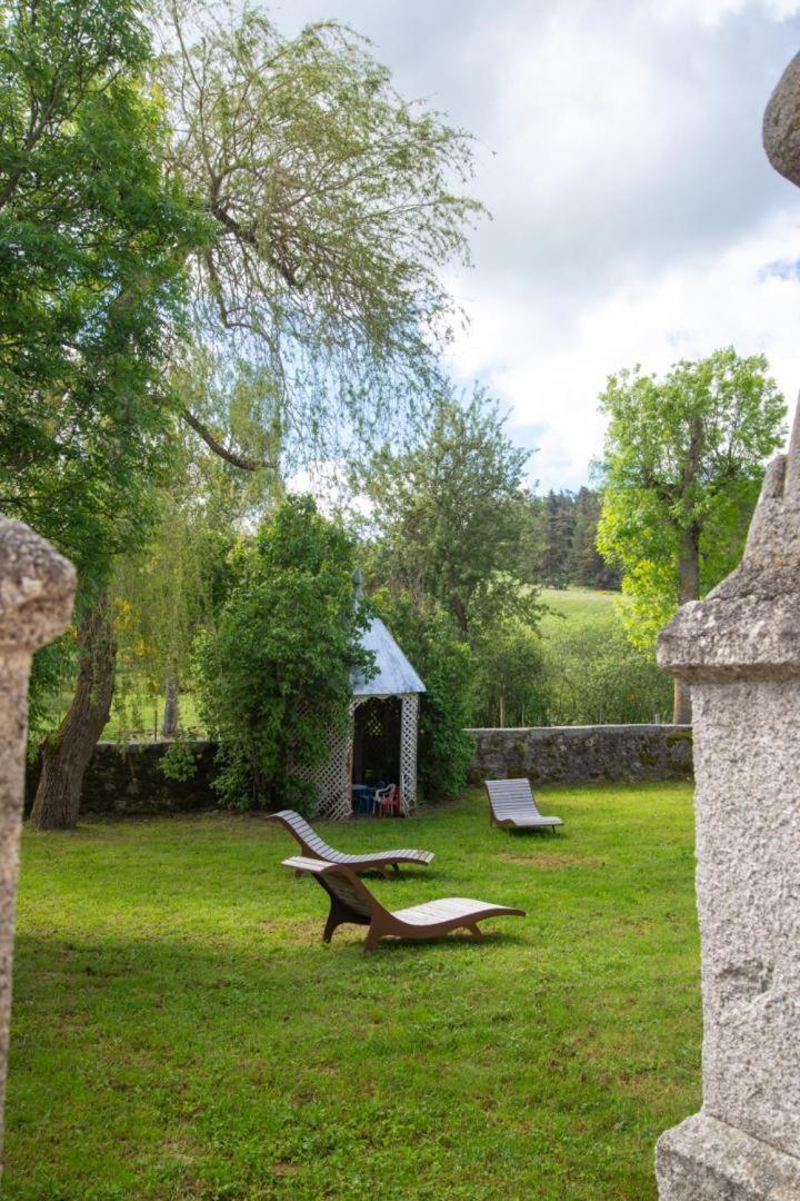 Gite De La Grange - Domaine De Coulagnettes Serverette Exterior foto