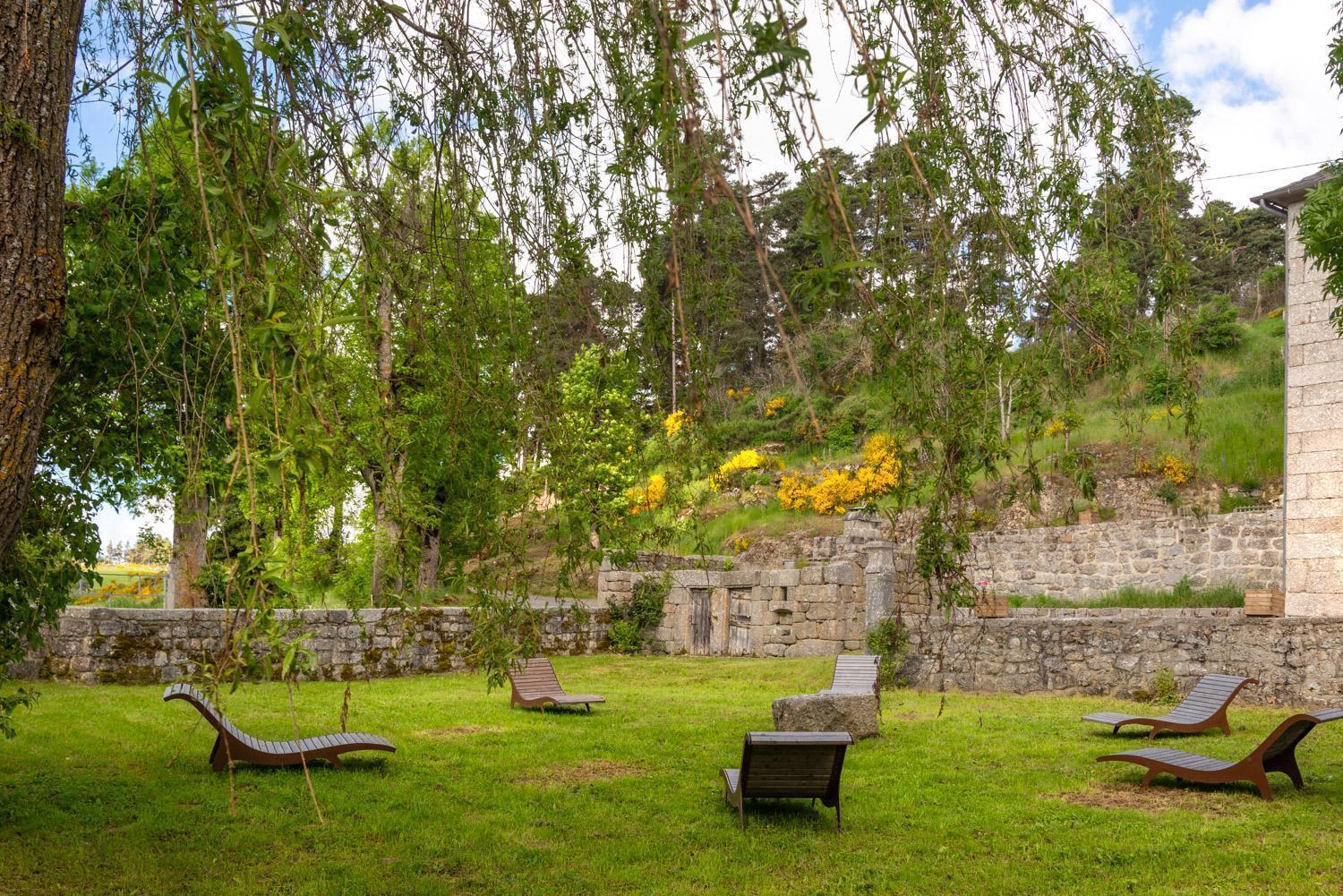 Gite De La Grange - Domaine De Coulagnettes Serverette Exterior foto